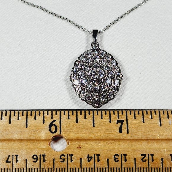 AAA finest Cubic Zirconia cluster pendant necklace (21 in) 5.50 cts in Plat/925 - Picture 2 of 4